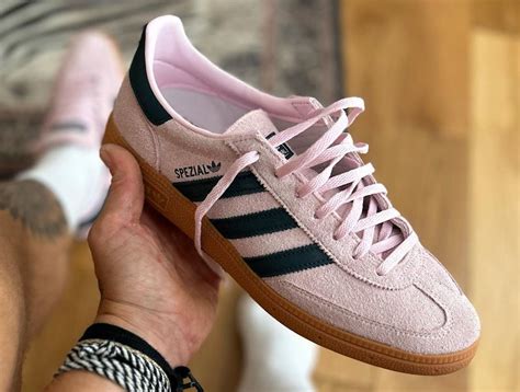 adidas originals pink spezial.